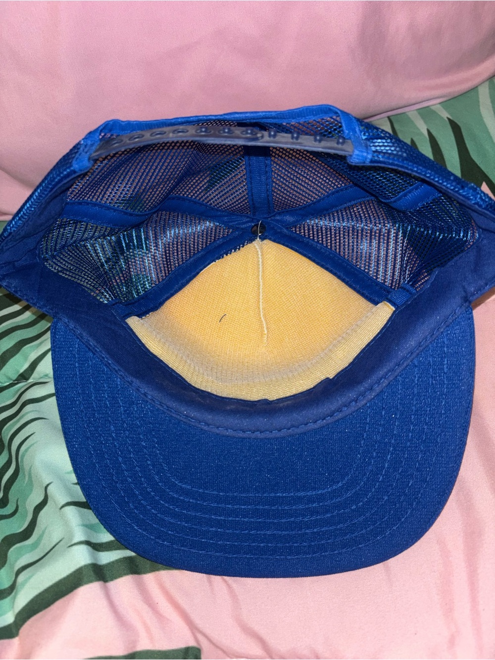 Blue and White Trucker Hat - United For '90 Graphic - Picture 4 of 4